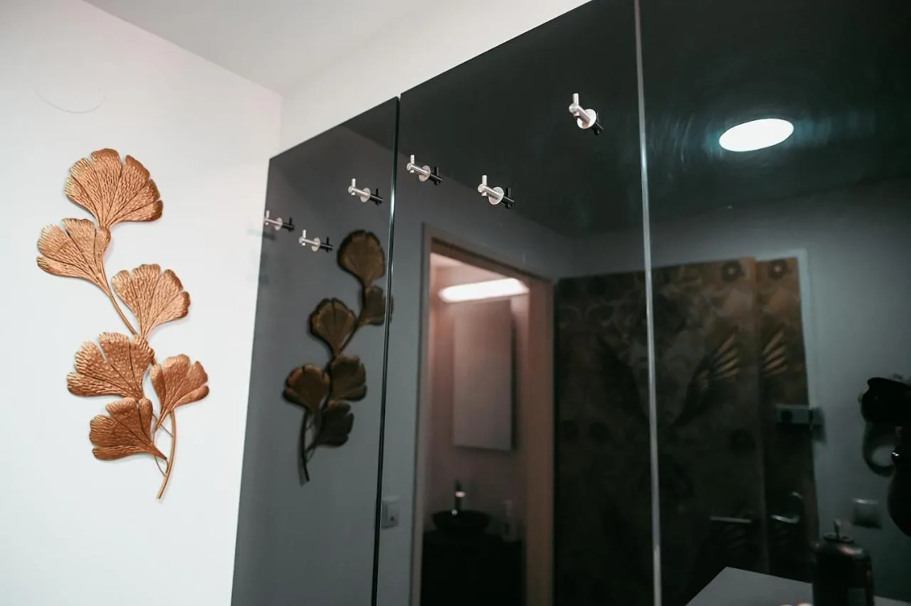 Апартаменты Vip Vienna Shopping Center 5 Appartment